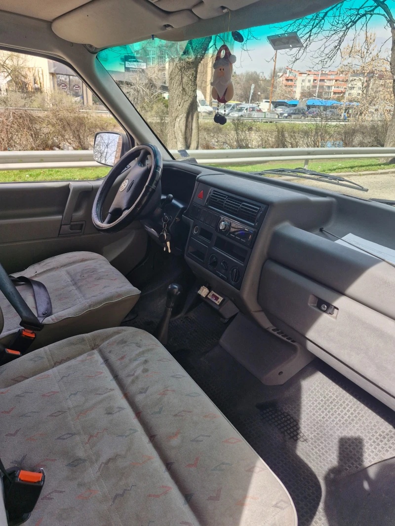 VW T4 2.5 Хладилен, снимка 7 - Бусове и автобуси - 49496779