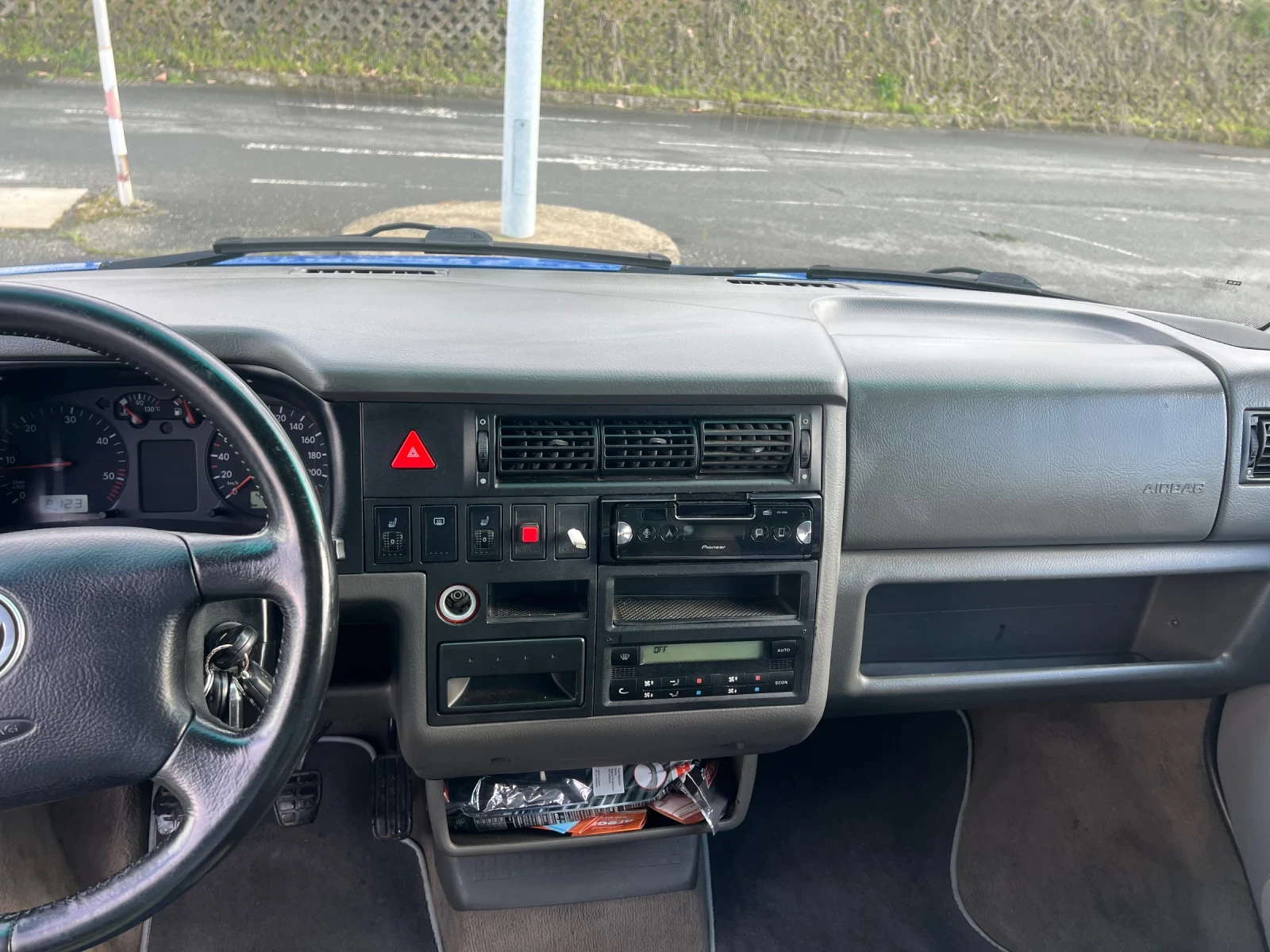 VW Multivan, снимка 9 - Бусове и автобуси - 54560892