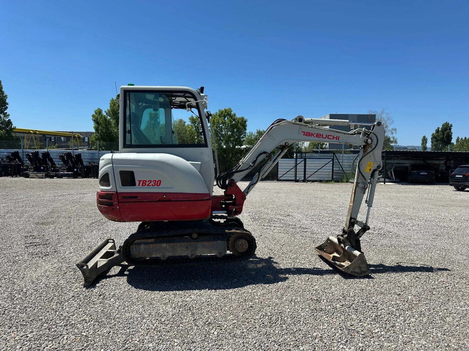 Багер Takeuchi TB230 - изображение 2