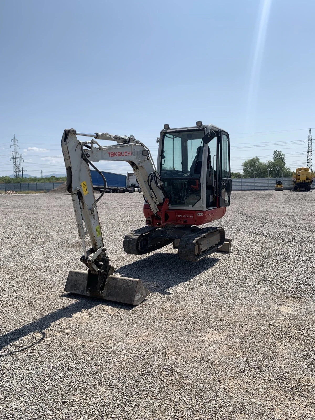 Багер Takeuchi TB230 - изображение 3
