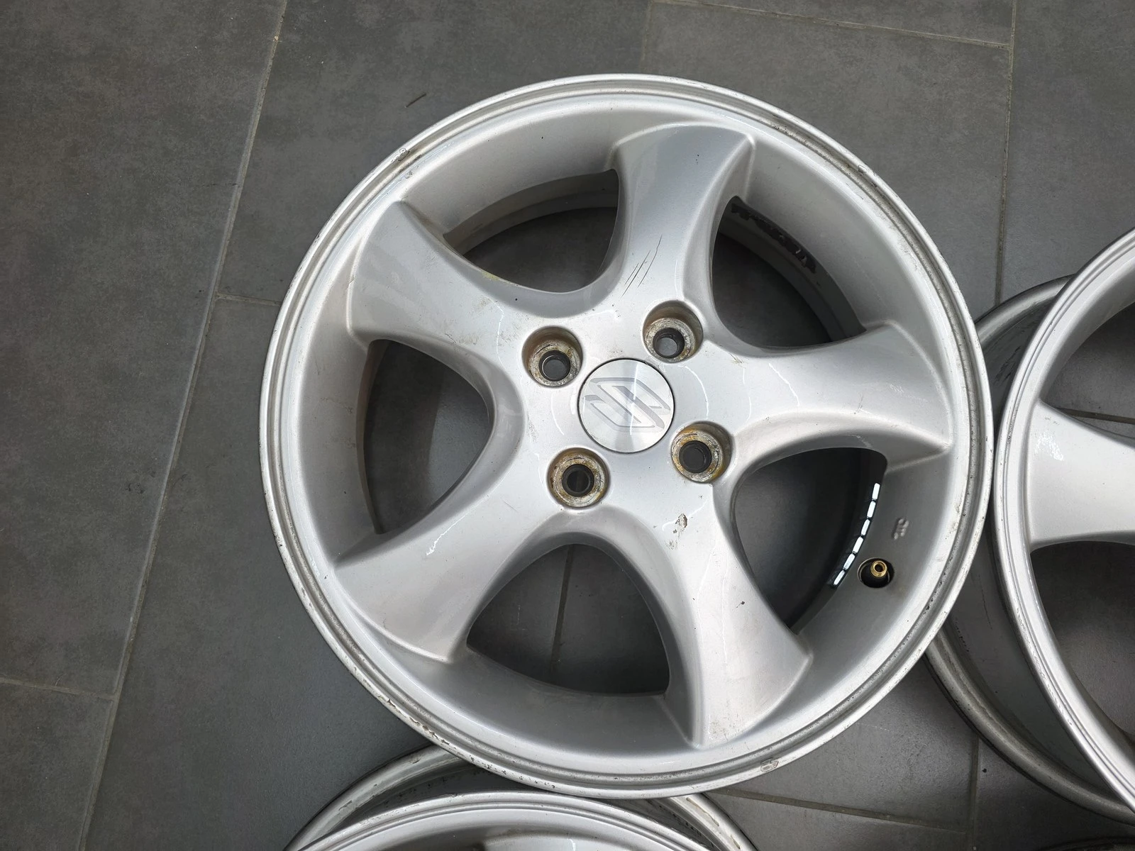 Джанти за Suzuki, снимка 3 - Гуми и джанти - 56687895