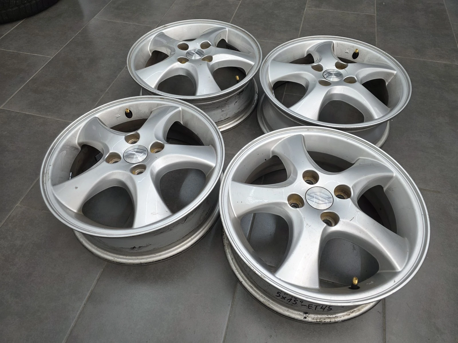Джанти за Suzuki, снимка 2 - Гуми и джанти - 56687895