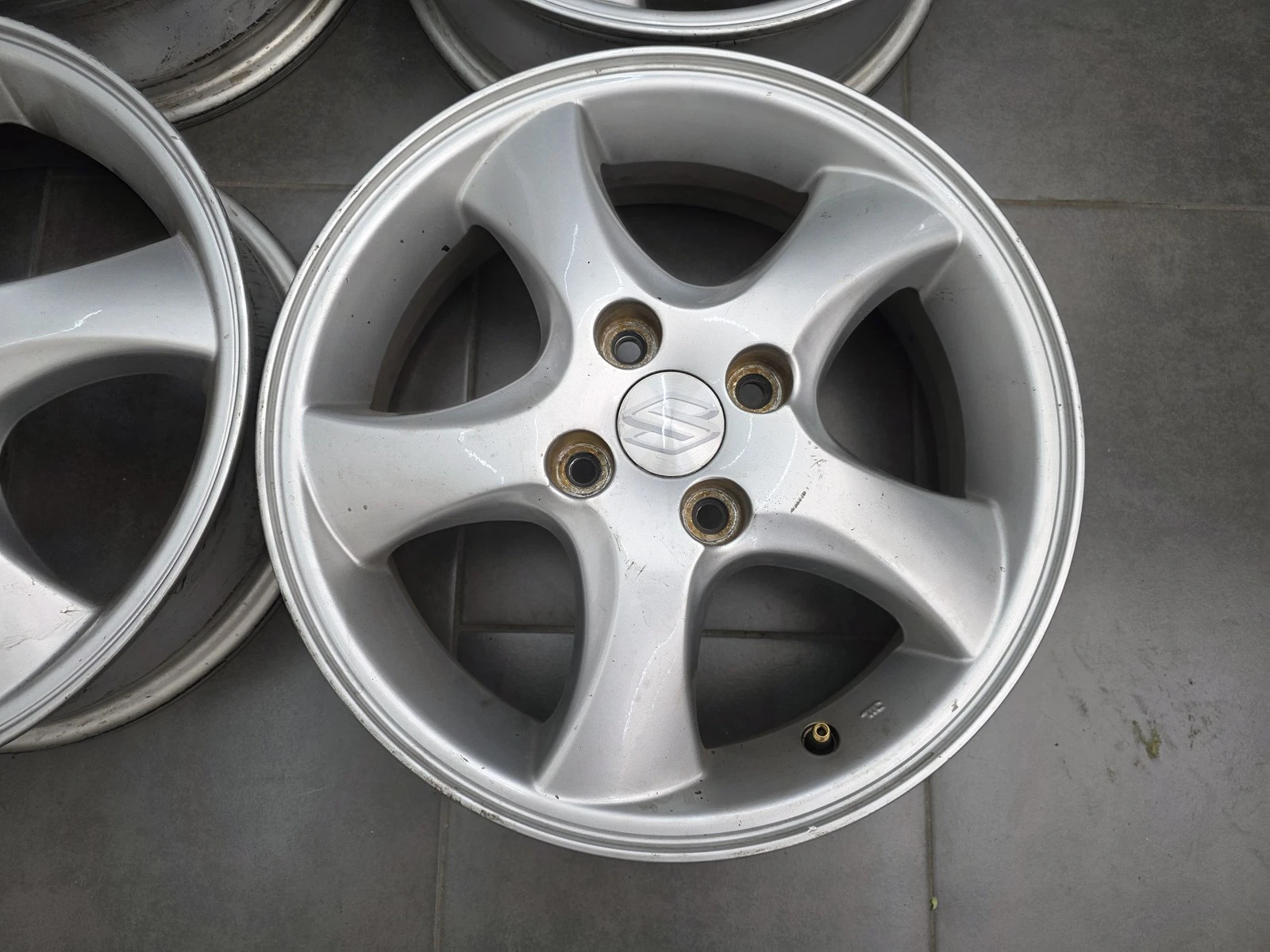Джанти за Suzuki, снимка 6 - Гуми и джанти - 56687895