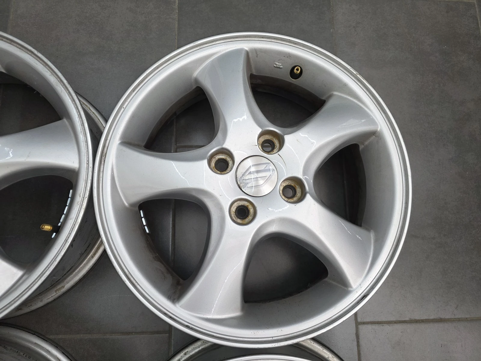 Джанти за Suzuki, снимка 4 - Гуми и джанти - 56687895