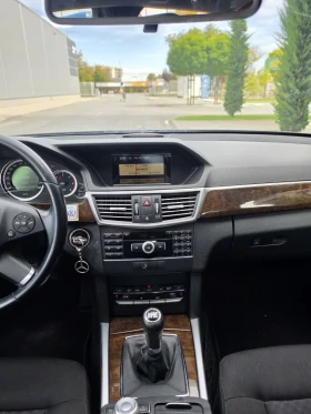 Mercedes-Benz E 250 Регистриран , снимка 12
