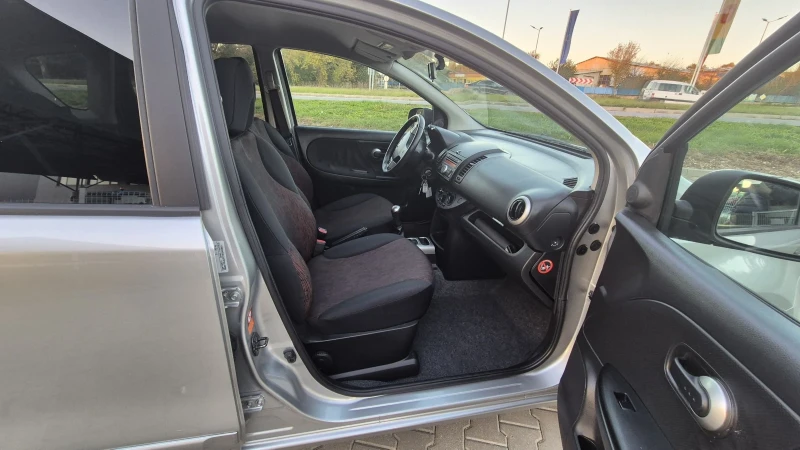 Nissan Note 1.4, снимка 14 - Автомобили и джипове - 47679848