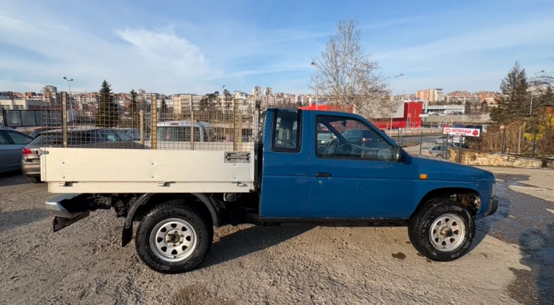 Nissan Pickup 2.4i 126hp 4x4, снимка 8 - Автомобили и джипове - 49293251