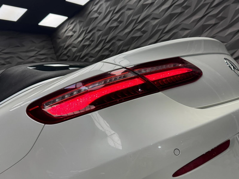 Mercedes-Benz E 220 d AMG-Line Cabrio* Burmester* Обдухване* Camera, снимка 17 - Автомобили и джипове - 51402376