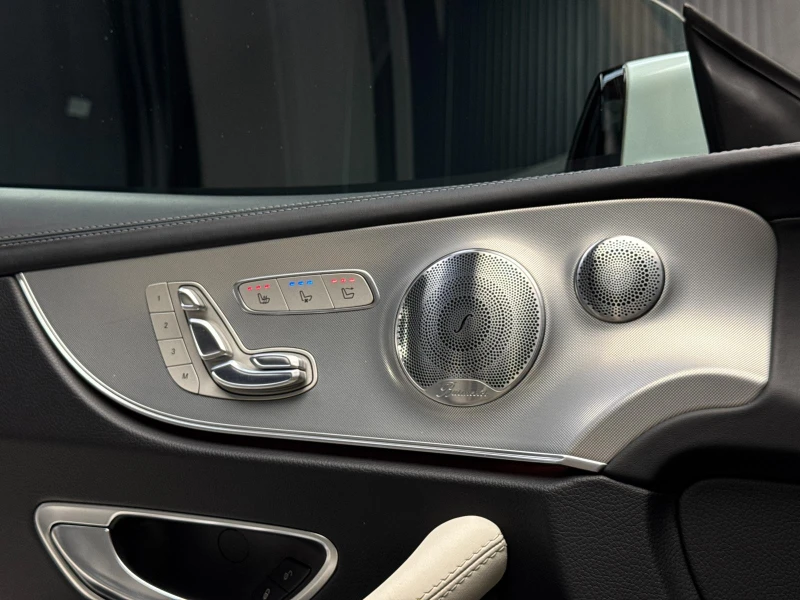 Mercedes-Benz E 220 d AMG-Line Cabrio* Burmester* Обдухване* Camera, снимка 13 - Автомобили и джипове - 51402376