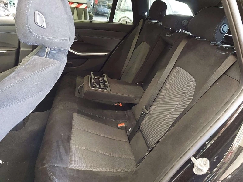 BMW 330 d TOURING XDRIVE M-SPORT PANO HEAD UP 360 LED , снимка 10 - Автомобили и джипове - 51509032