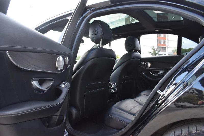 Mercedes-Benz C 400 AMG-LINE* FULL-LED* CAMERA, снимка 11 - Автомобили и джипове - 51908454