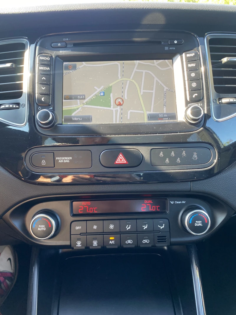 Kia Carens, снимка 9 - Автомобили и джипове - 52645189