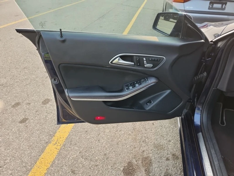 Mercedes-Benz CLA 250 4MATIC Крайна цена!, снимка 13 - Автомобили и джипове - 52707480