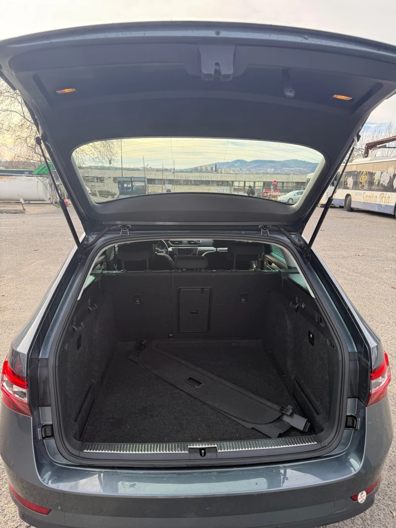 Skoda Superb 1.6 TDI, снимка 5 - Автомобили и джипове - 52956110
