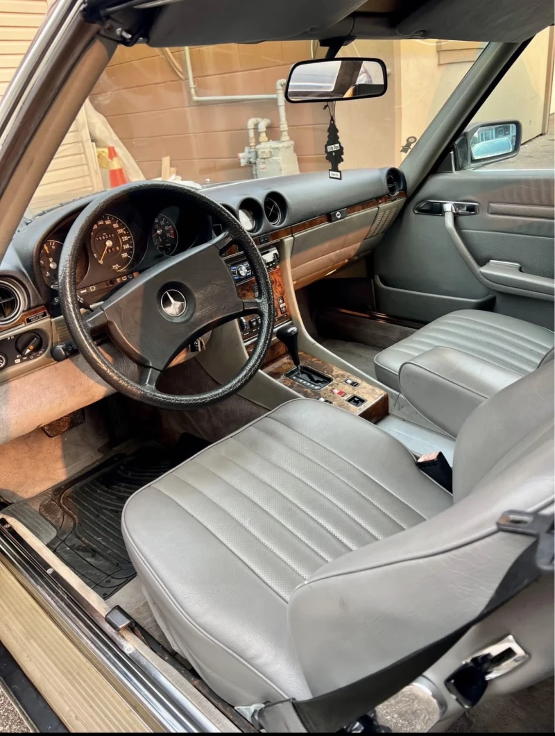 Mercedes-Benz 560 SL, снимка 7 - Автомобили и джипове - 53351638