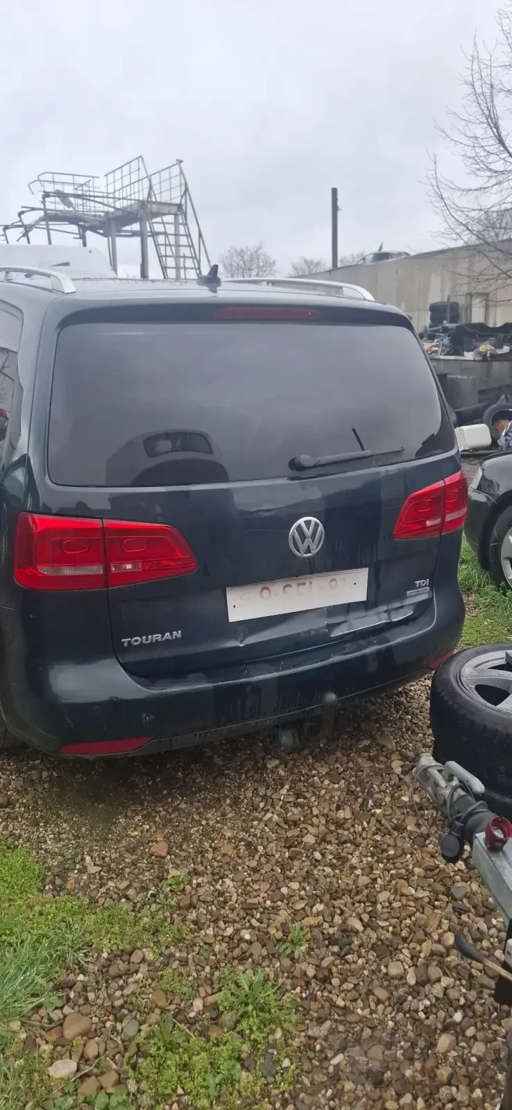 VW Touran, снимка 2 - Автомобили и джипове - 54185598