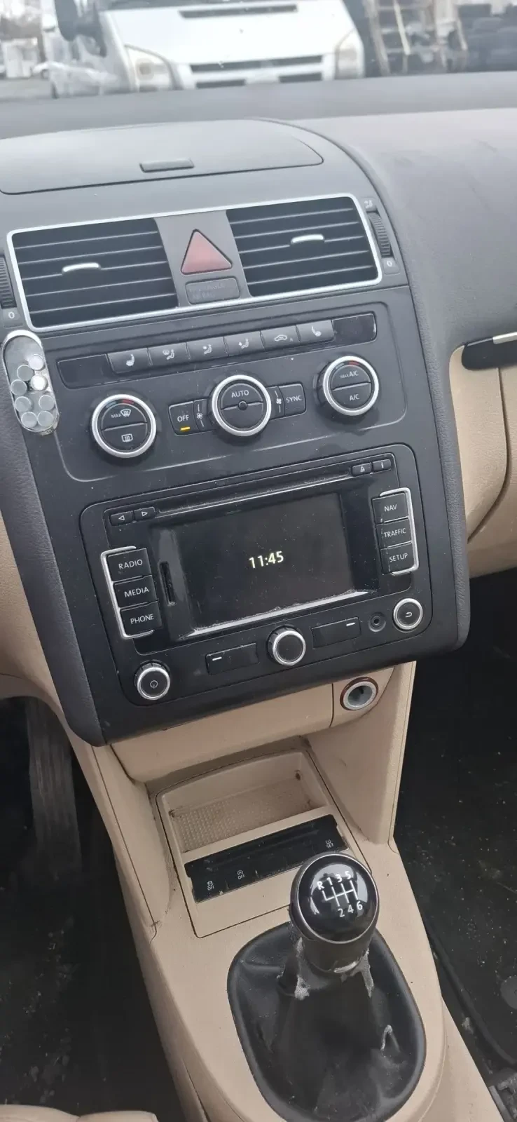 VW Touran, снимка 3 - Автомобили и джипове - 54185598