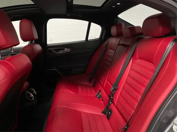 Alfa Romeo Giulia Veloce 2.0T Q4* FULL, снимка 10 - Автомобили и джипове - 55002111