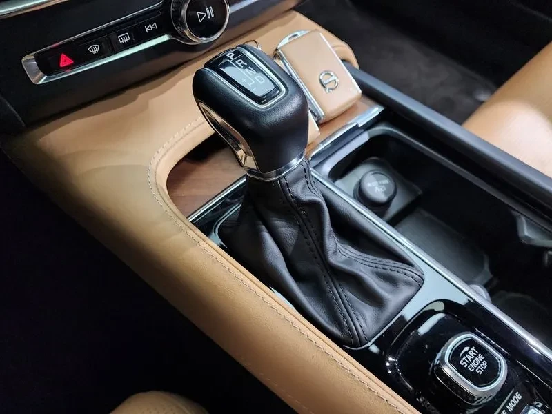 Volvo S90 D4 INSCRIPTION, снимка 9 - Автомобили и джипове - 55562382