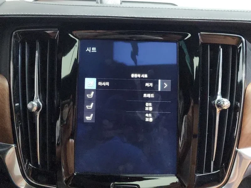 Volvo S90 D4 INSCRIPTION, снимка 16 - Автомобили и джипове - 55562382
