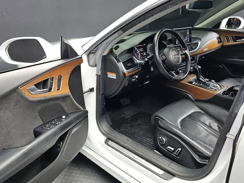 Audi A7 3.0 TDI Quattro - САМО 30% АВАНС, снимка 10 - Автомобили и джипове - 56158804