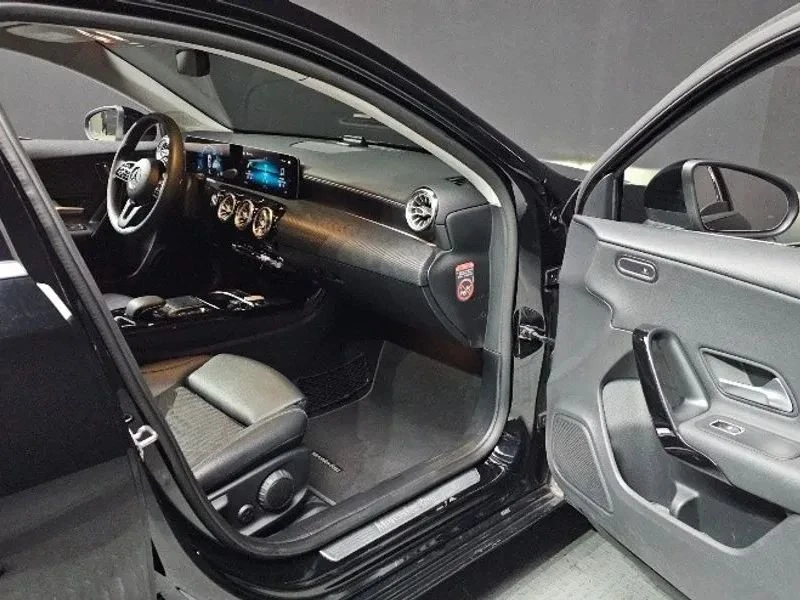 Mercedes-Benz A 220, снимка 11 - Автомобили и джипове - 56688436