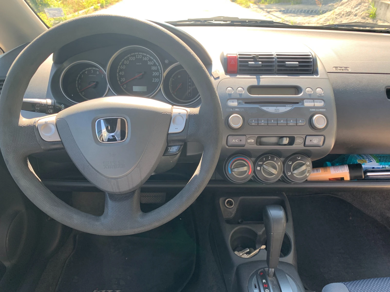 Honda Jazz 1.4-автомат - изображение 7