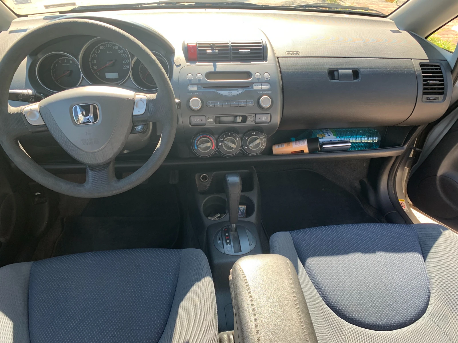 Honda Jazz 1.4-автомат - изображение 8