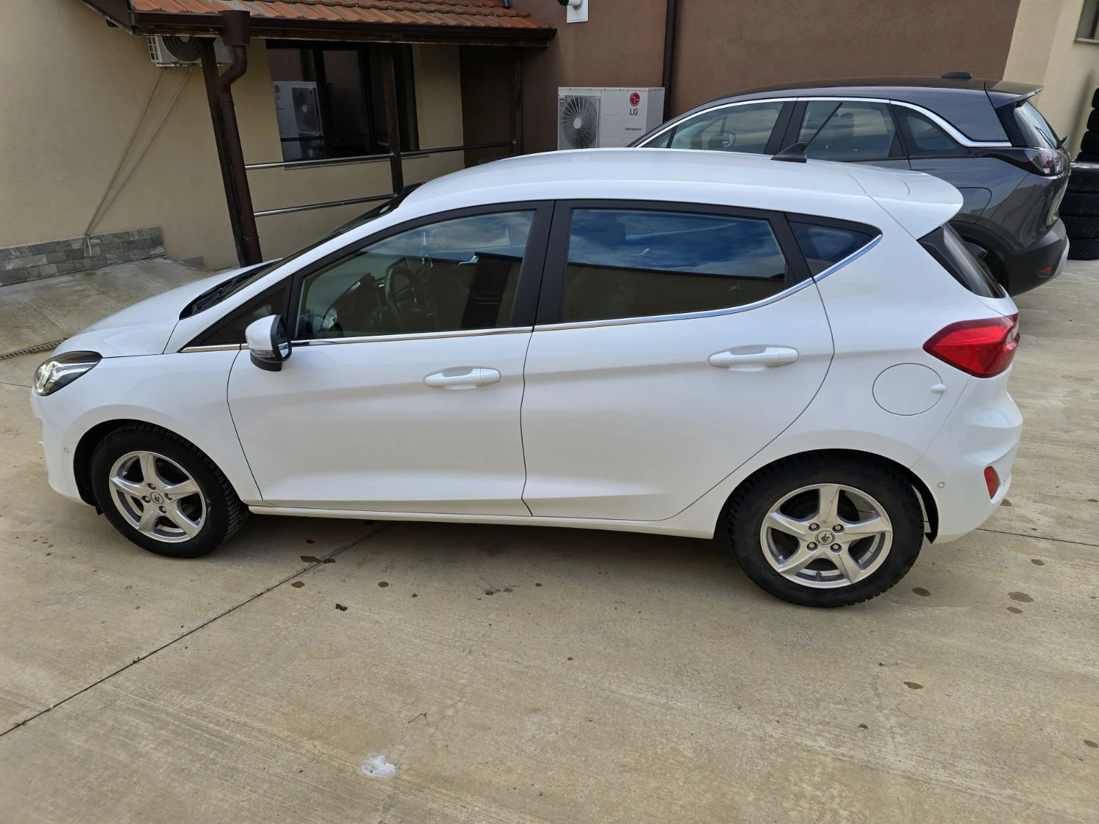 Ford Fiesta 1.5 TDCI Titanium - изображение 8