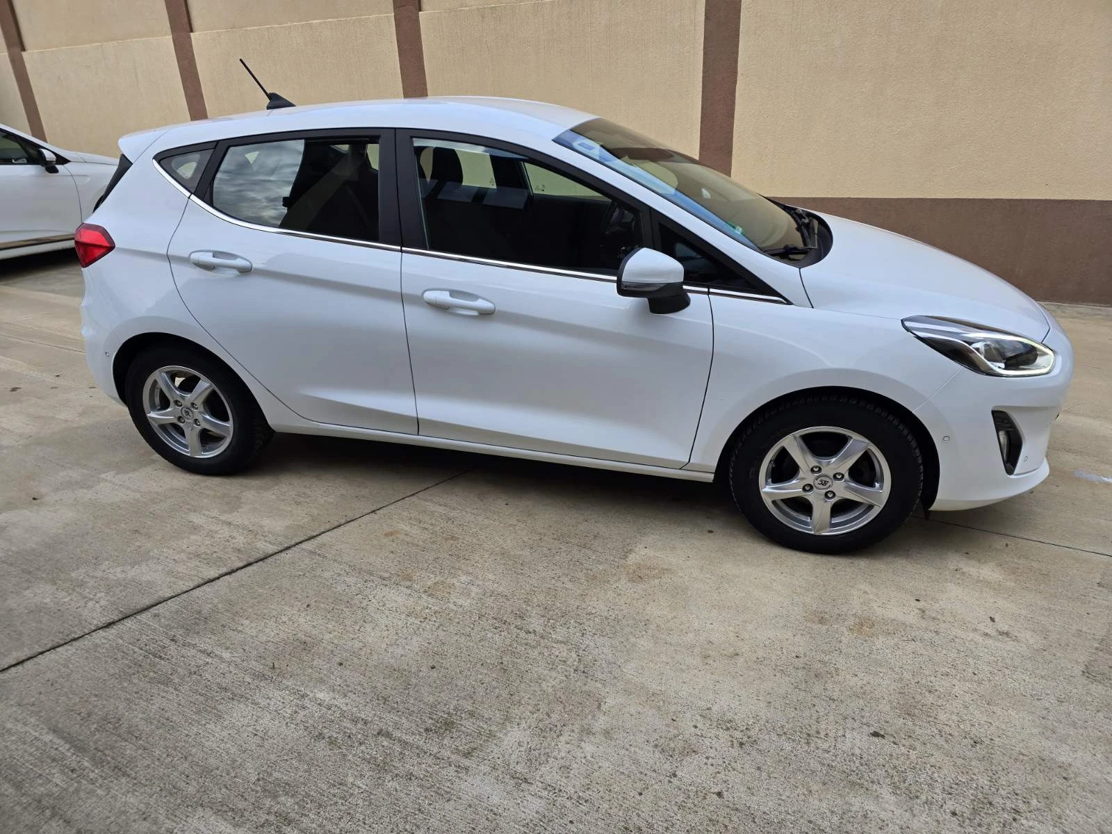 Ford Fiesta 1.5 TDCI Titanium - изображение 4
