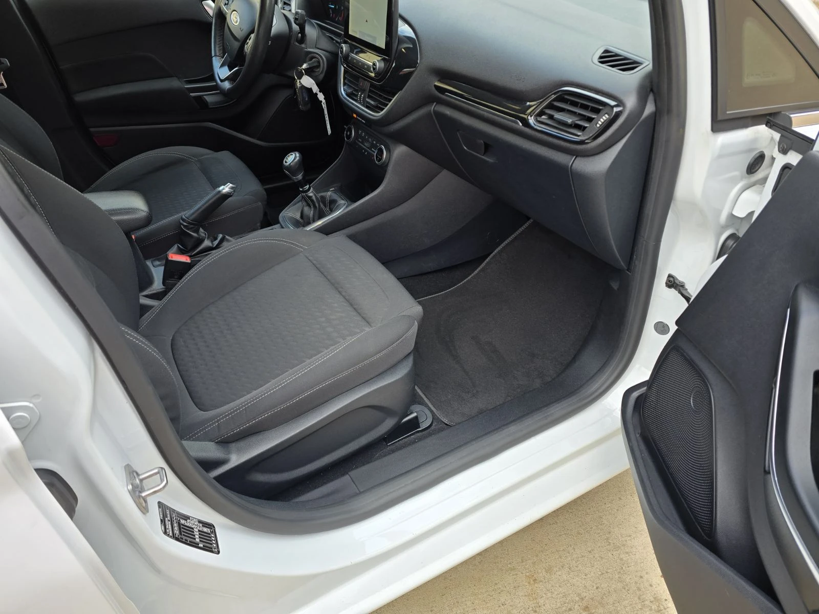 Ford Fiesta 1.5 TDCI Titanium - изображение 9