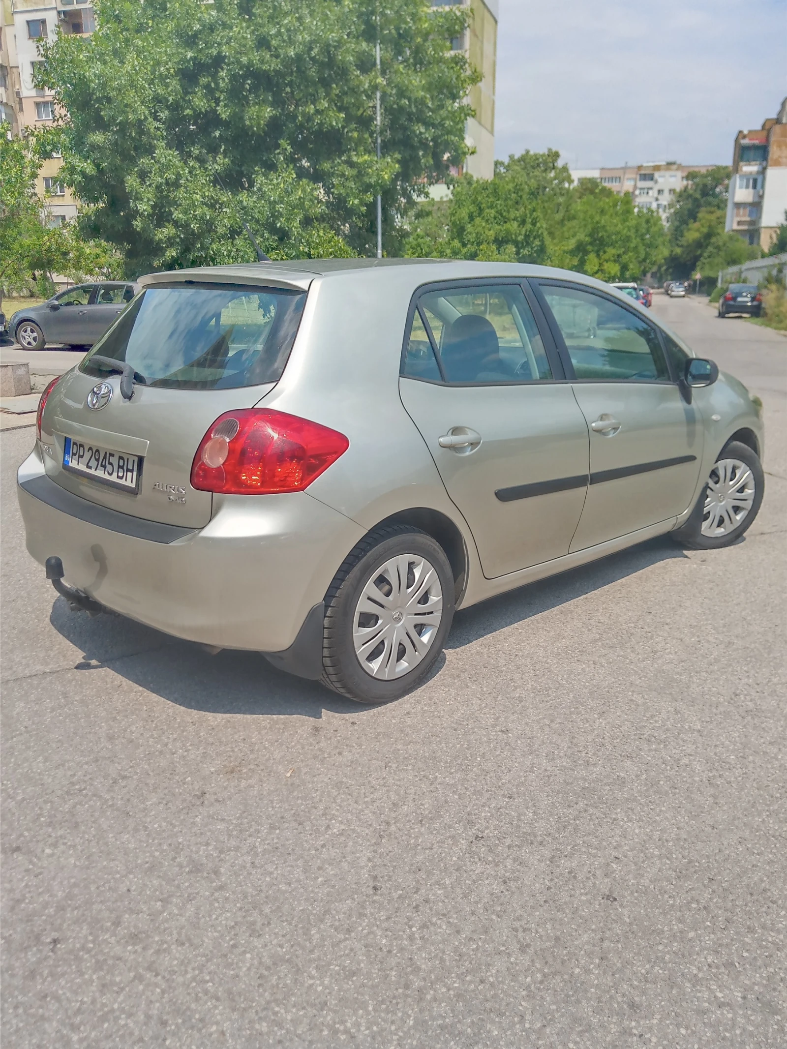 Toyota Auris 1.4D4D Automatic - изображение 5