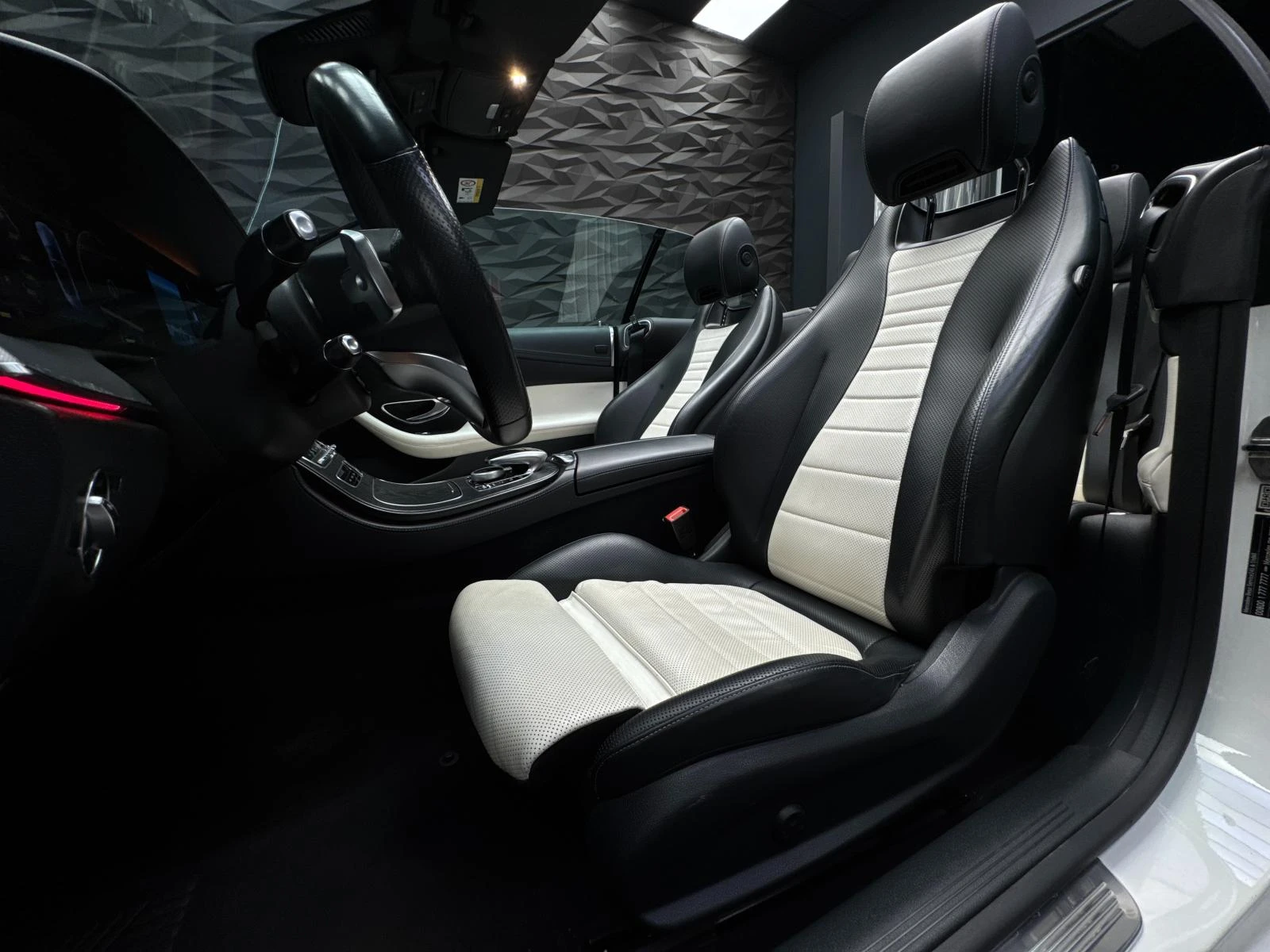 Mercedes-Benz E 220 d AMG Cabrio* Burmester* * Camera | Mobile.bg   16