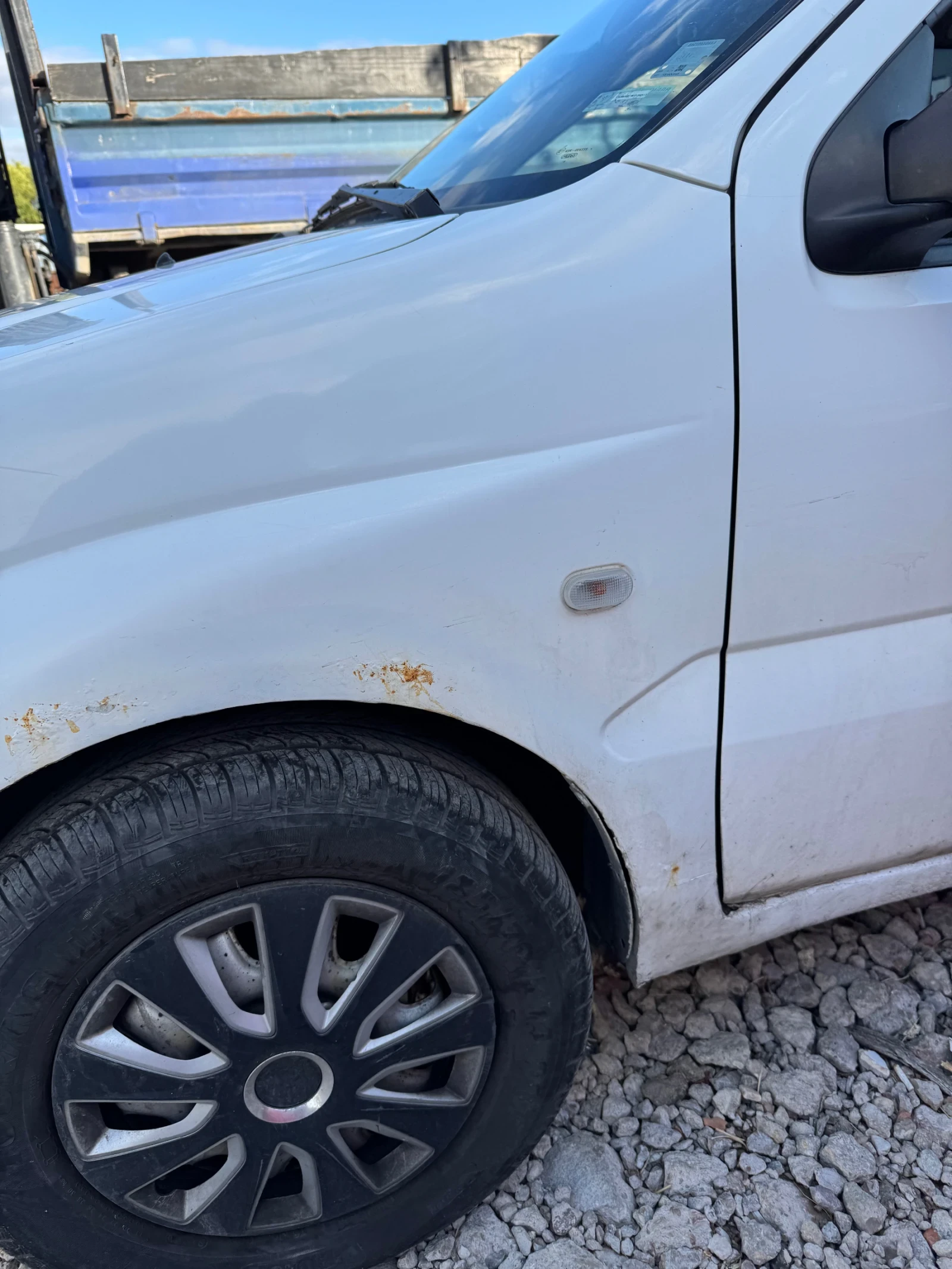 Subaru Justy  - изображение 5