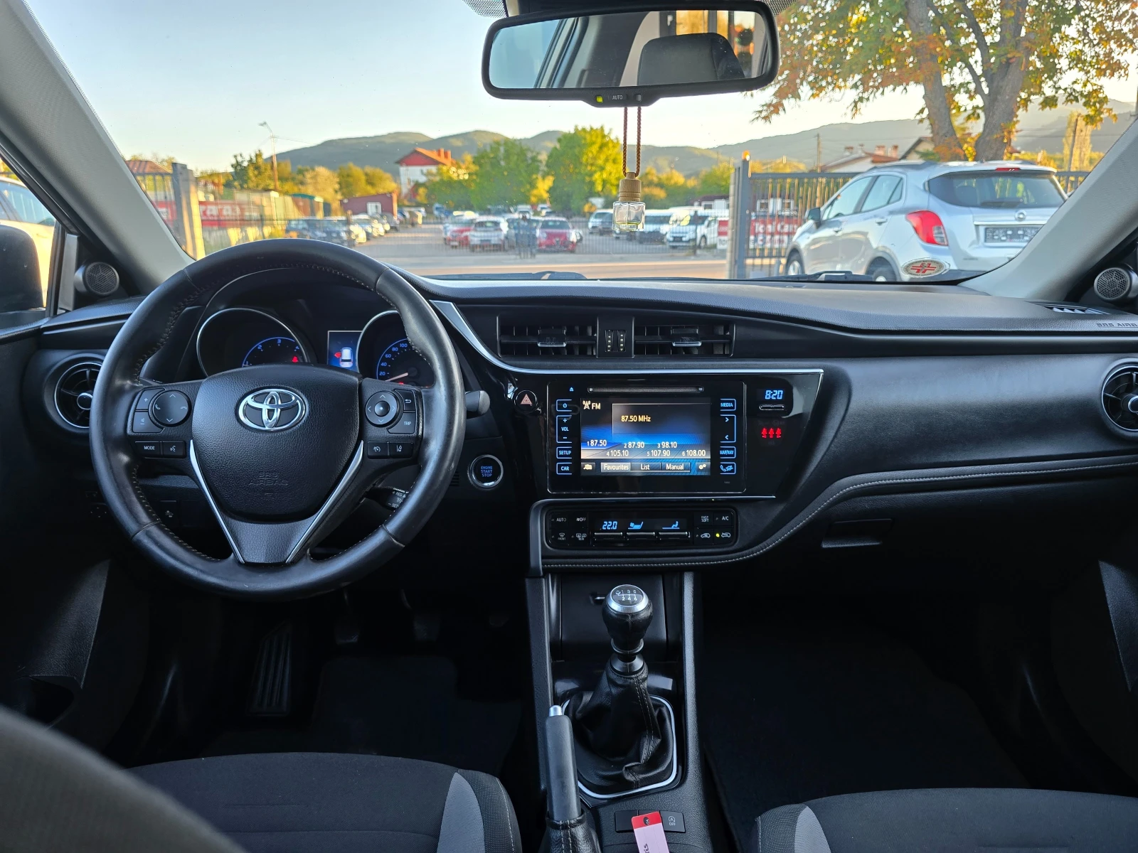 Toyota Auris 1.6D4-D, Facelift, Euro 6, Камера! - изображение 9