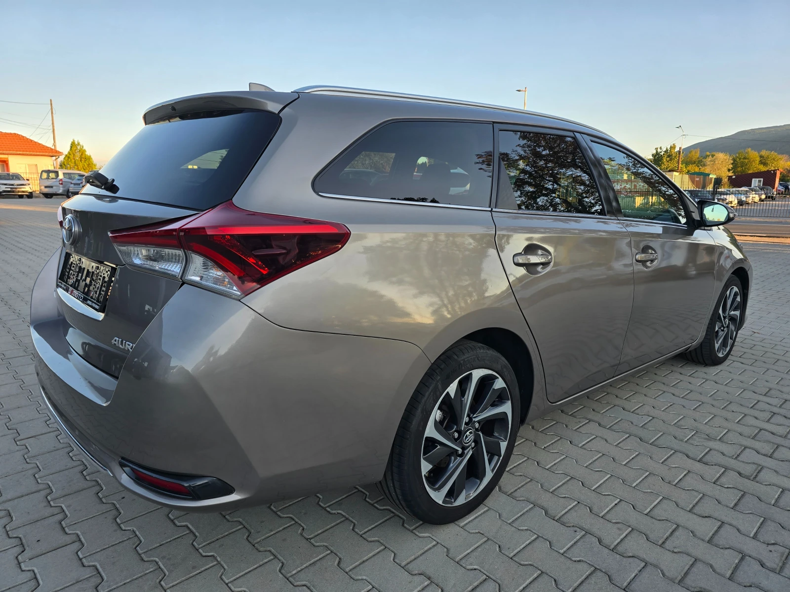 Toyota Auris 1.6D4-D, Facelift, Euro 6, Камера! - изображение 2