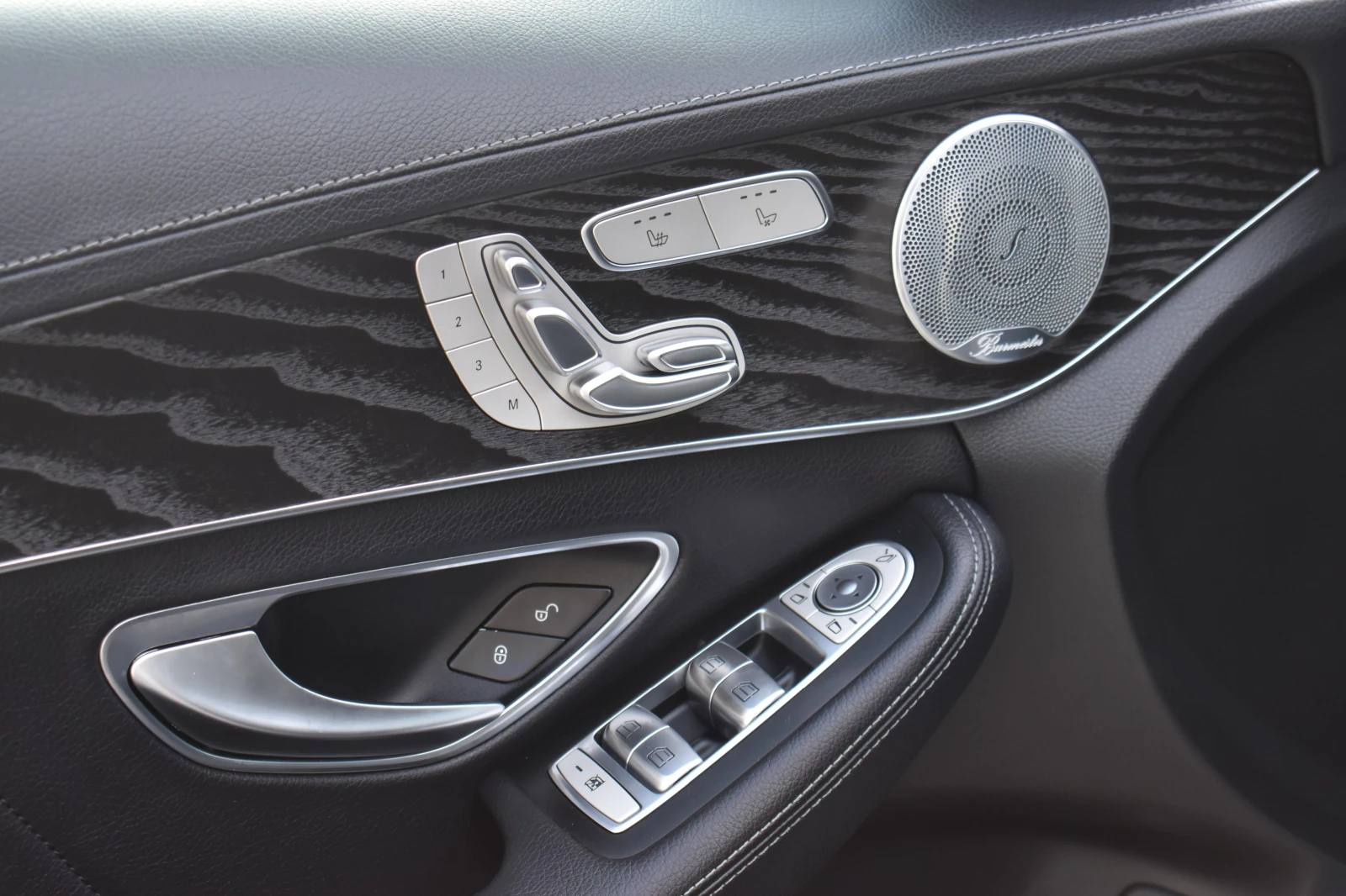 Mercedes-Benz C 400 AMG-LINE* FULL-LED* CAMERA - изображение 9
