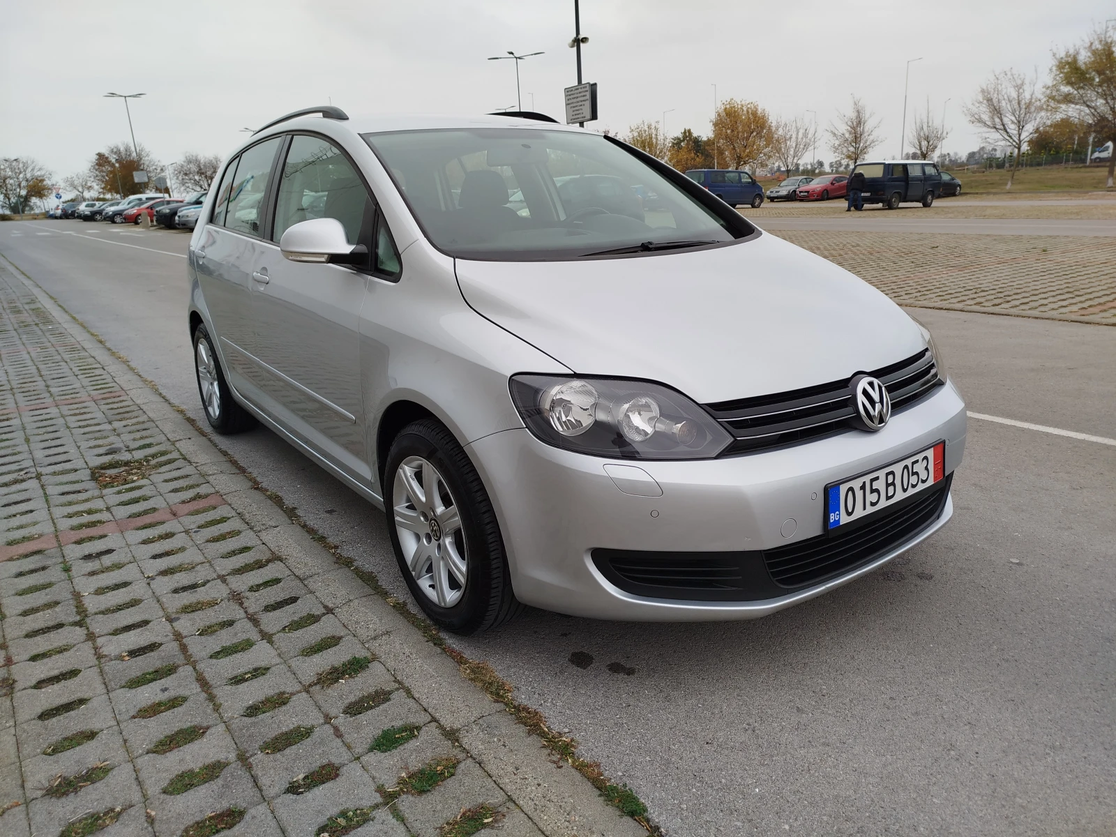 VW Golf Plus 1.4-80кс.Евро-5 - изображение 8