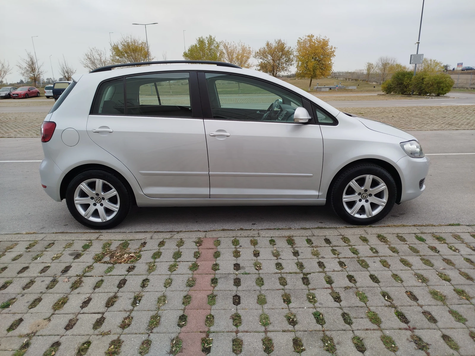 VW Golf Plus 1.4-80кс.Евро-5 - изображение 7