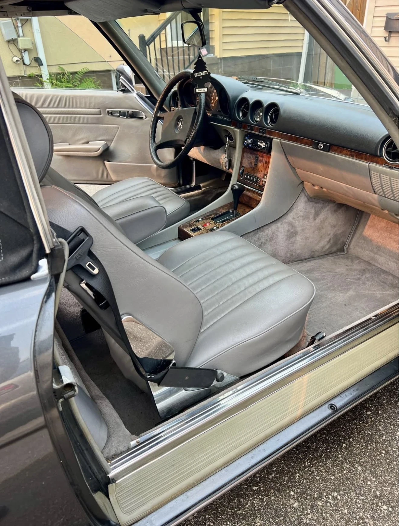 Mercedes-Benz 560 SL - изображение 8