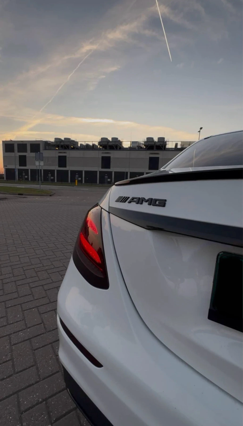 Mercedes-Benz E 220 AMG Pack, снимка 7 - Автомобили и джипове - 53435953