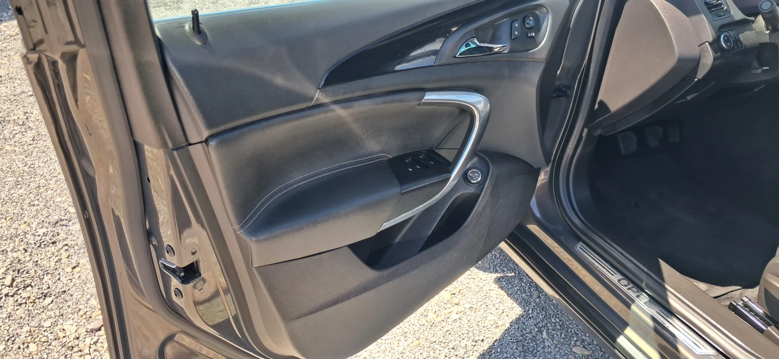 Opel Insignia 2.0 CDTI Euro5 B, снимка 14 - Автомобили и джипове - 54443764