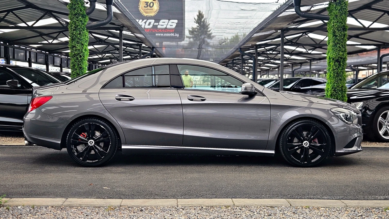 Mercedes-Benz CLA 220 AMG/CAMERA/AMBIENT/CAR PLAY/KEYLESS GO, снимка 4 - Автомобили и джипове - 54477390