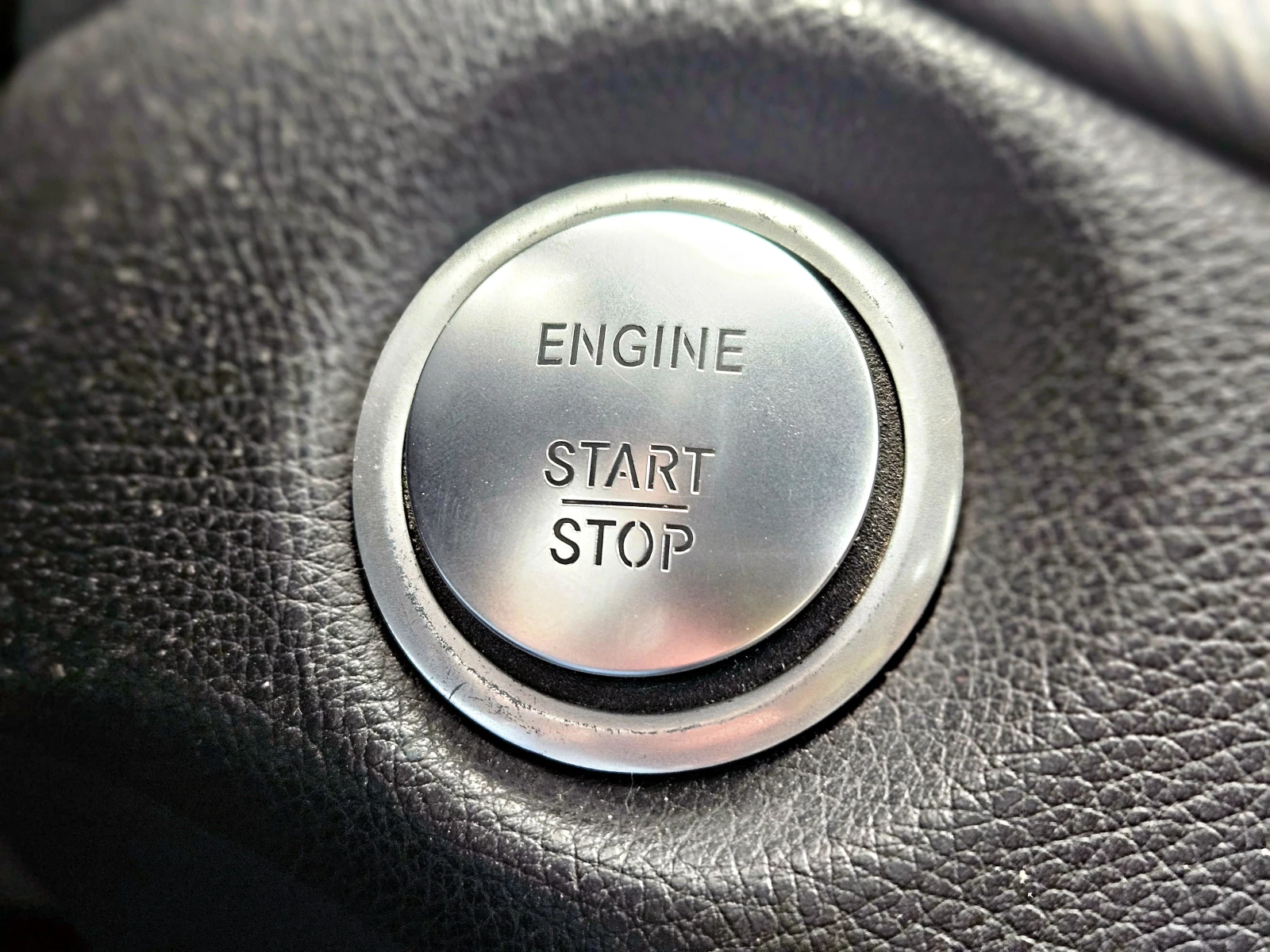 Mercedes-Benz CLA 220 AMG/CAMERA/AMBIENT/CAR PLAY/KEYLESS GO, снимка 12 - Автомобили и джипове - 54477390