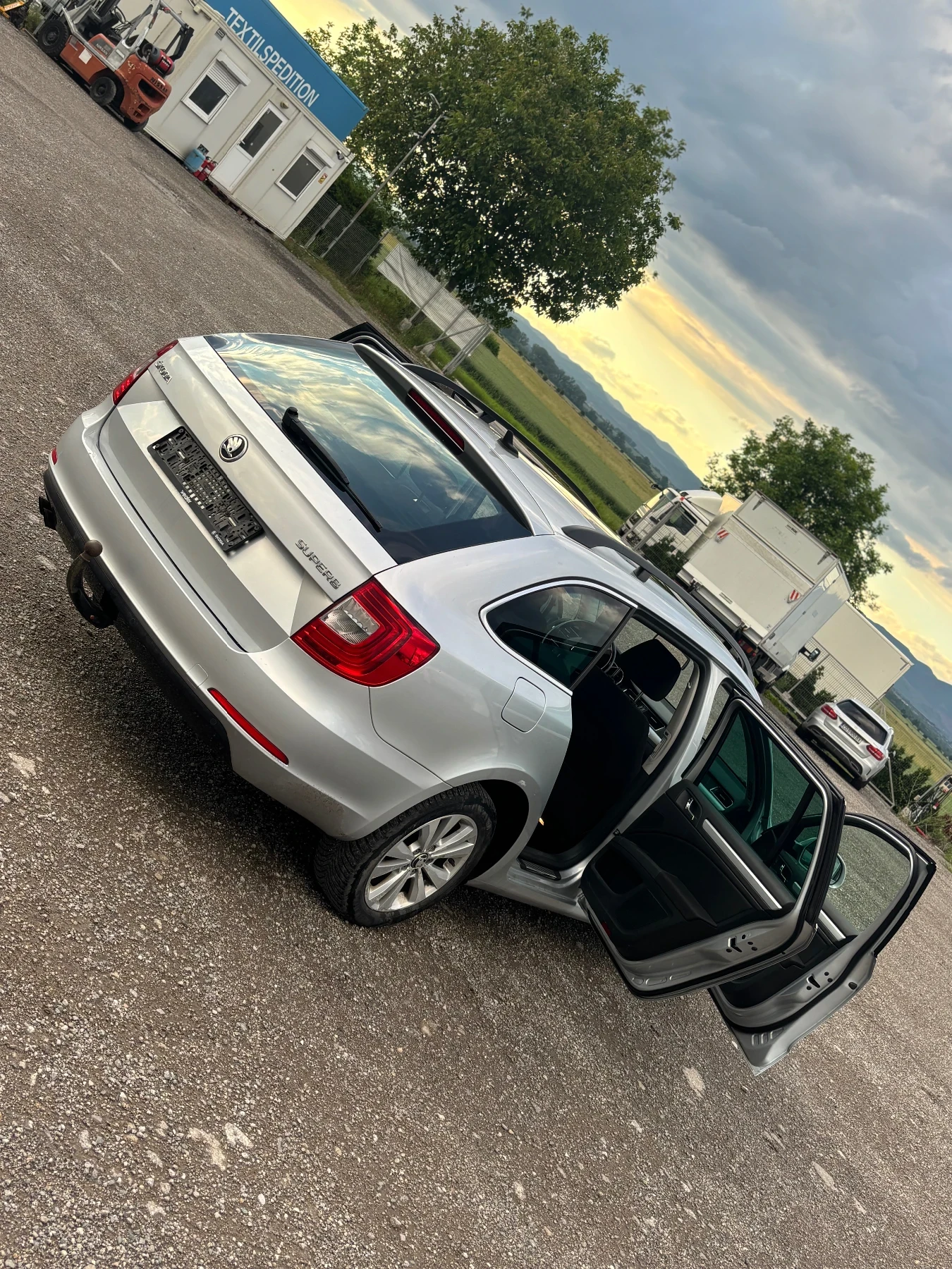 Skoda Superb НОВ ВНОС, снимка 8 - Автомобили и джипове - 54754913