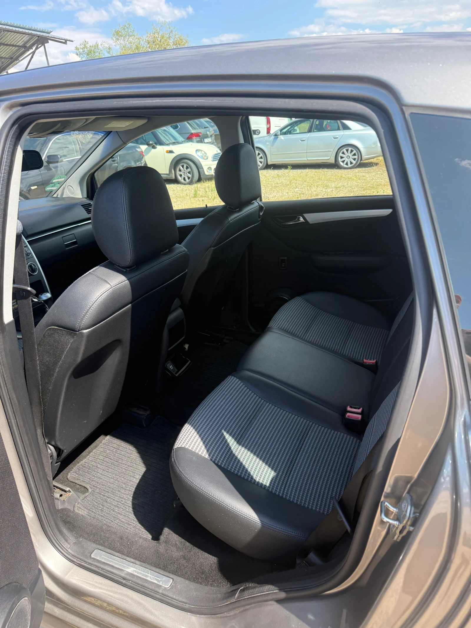 Mercedes-Benz B 180 2.0CDI* ЛИЗИНГ, снимка 7 - Автомобили и джипове - 54966715