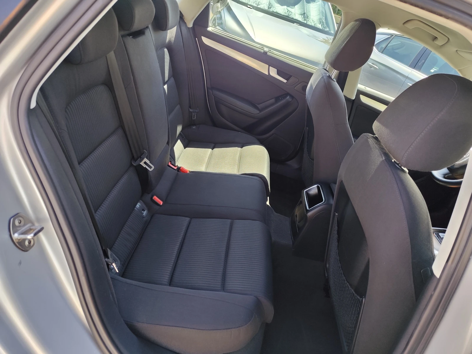 Audi A4 AVANT 2.0 TDi* АВТОМАТИК* ЕURO 5A* LED* XENON* , снимка 11 - Автомобили и джипове - 55046022