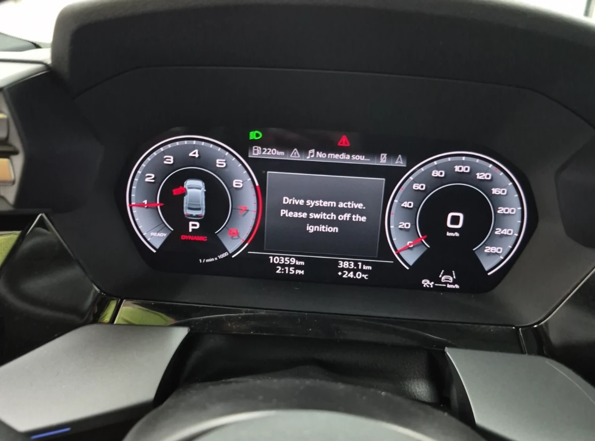 Audi A3 Quattro* Technik* S-line* 10k km* Head UP* м.Точки, снимка 8 - Автомобили и джипове - 55235403