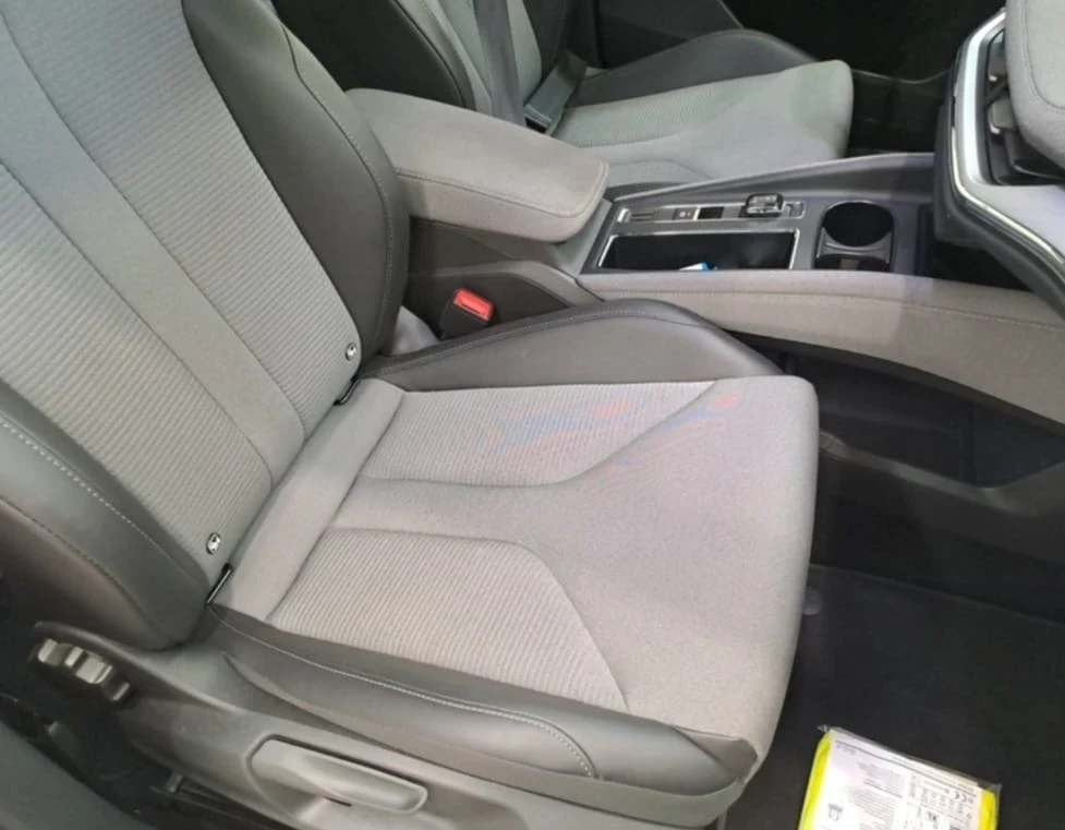 Skoda Enyaq 60 Executive, снимка 6 - Автомобили и джипове - 55400886
