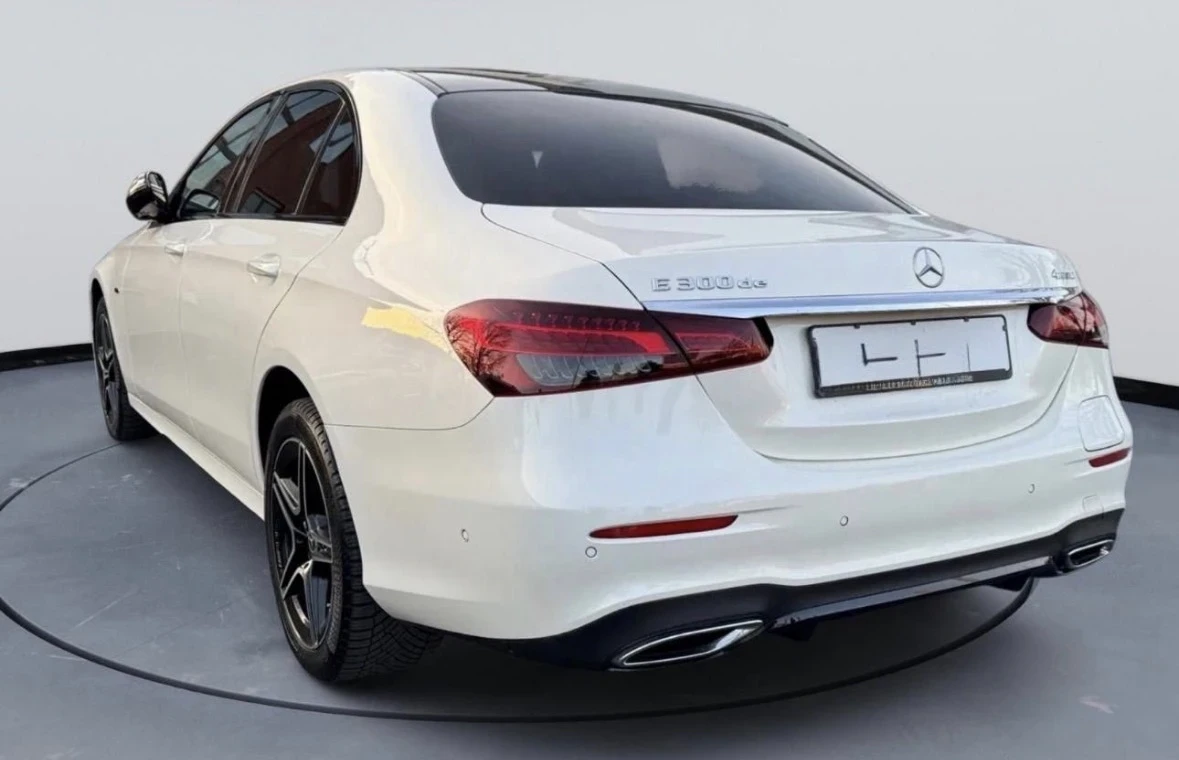 Mercedes-Benz E 300, снимка 3 - Автомобили и джипове - 55458808